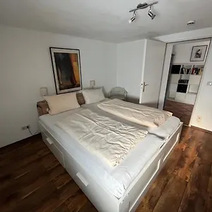 Familiensuite Mit Garten Und Poolnutzung , Übersee Deutschland